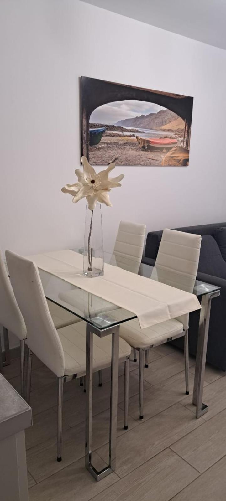 Apartamento Torres Del Sol 아로나 외부 사진