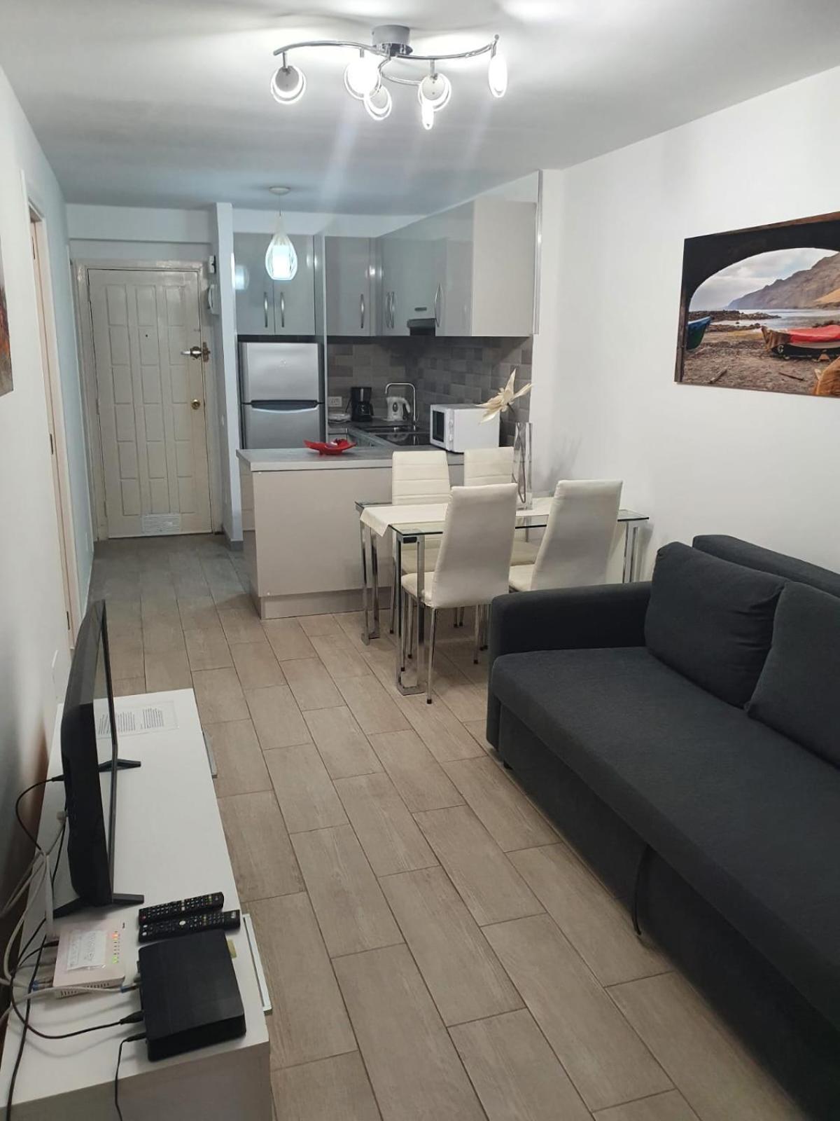 Apartamento Torres Del Sol 아로나 외부 사진