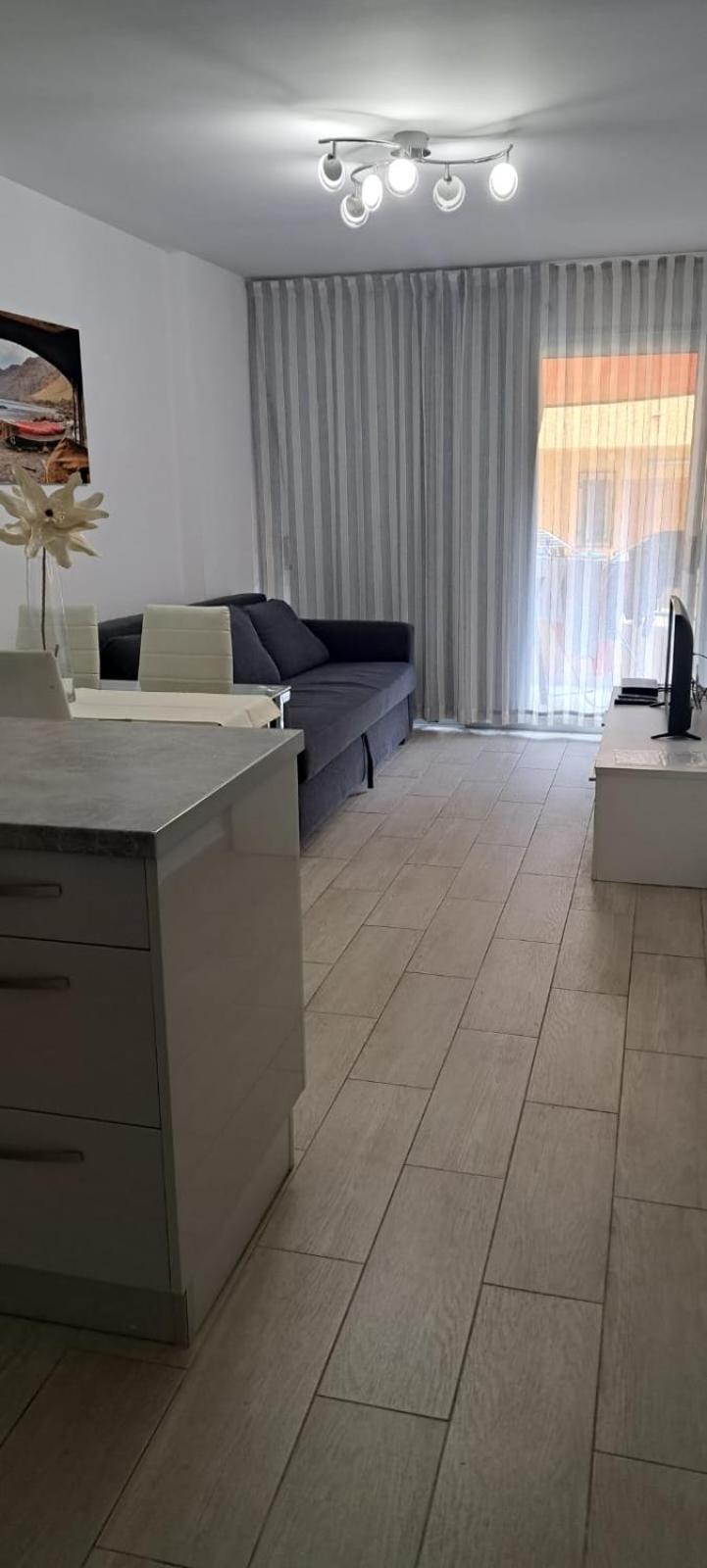 Apartamento Torres Del Sol 아로나 외부 사진