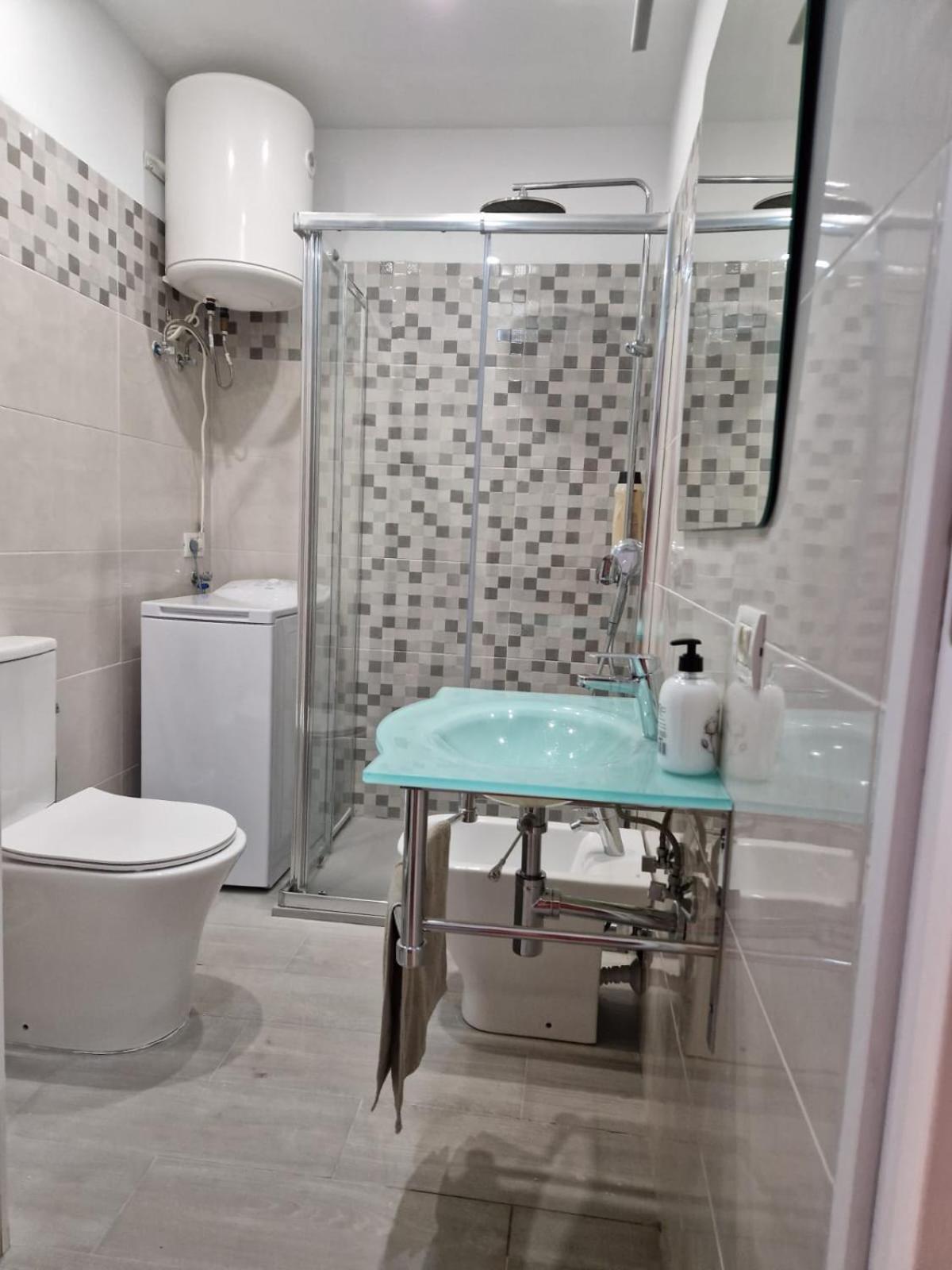 Apartamento Torres Del Sol 아로나 외부 사진