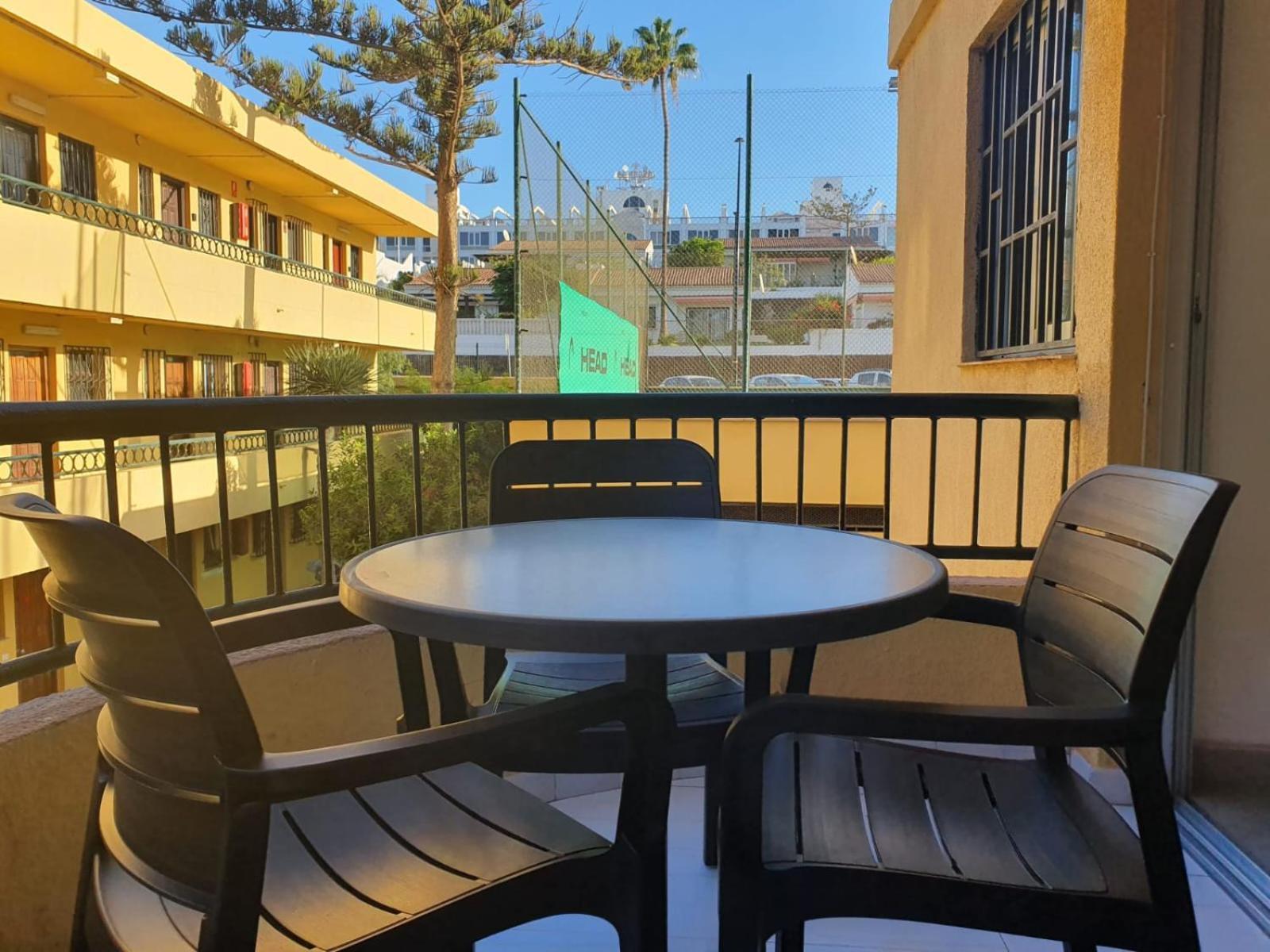 Apartamento Torres Del Sol 아로나 외부 사진