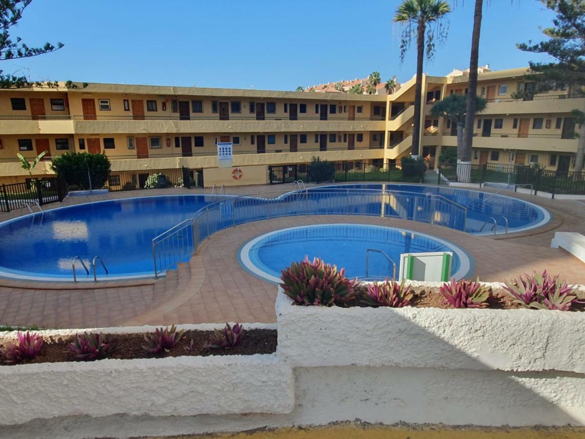 Apartamento Torres Del Sol 아로나 외부 사진