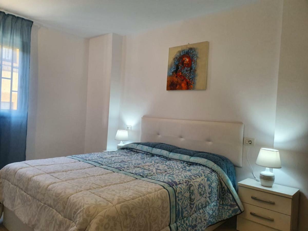Apartamento Torres Del Sol 아로나 외부 사진
