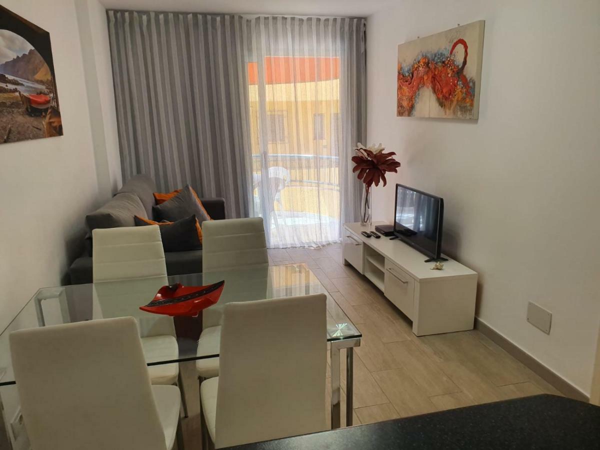 Apartamento Torres Del Sol 아로나 외부 사진